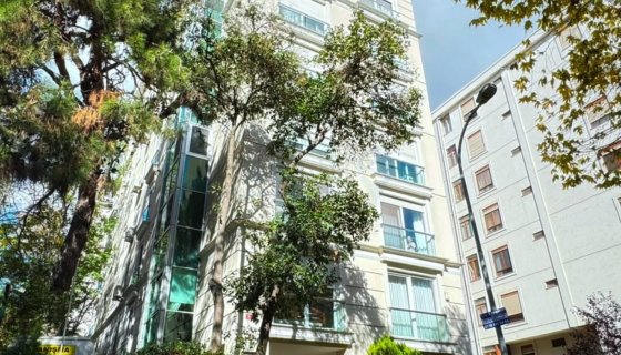 ŞAŞKINBAKKAL'DA SATILIK  CADDEYE 300 MT SİTE İÇERİSİNDE 3+1