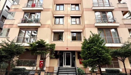 GÖZTEPE'DE SATILIK BAĞDAT CAD. YAKIN BALKONLU 3+1 DAİRE